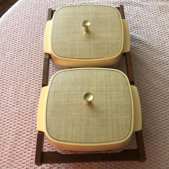 Vtg Thermo Serv Casserole Dishes w/wood stand Beach Design 2QTs each - Picture 3 of 10